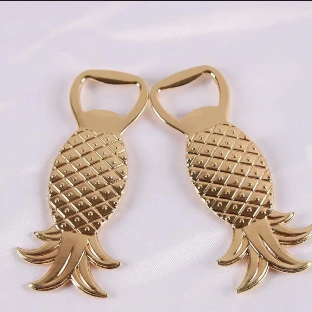 ▪️ Pineapple shaped bottle  gold opener ✨️💛